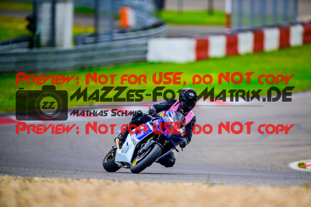 MaZZes_FotoMatrix_240717_6007705_7789 | INST