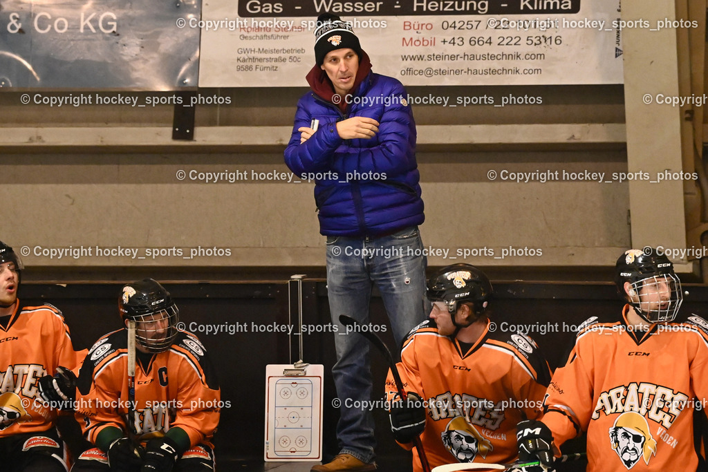 USC Velden vs. ESC Steindorf 9.1.2023 | Spielerbank USC Velden, Headcoach USC Velden GRESSEL Herwig