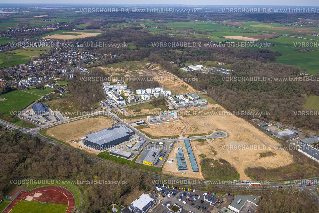 Emmerich230300389 | Luftbild, Baugebiet Georg-Elser-Straße, neues Wohngebiet und Mona Gewerbepark, ehemalige Moritz-von-Nassau-Kaserne, Emmerich, Emmerich am Rhein, Niederrhein, Nordrhein-Westfalen, Deutschland