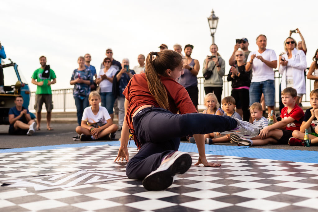 Breakdance mit The Saxonz am Forte Belvedere Leisnig | Breakdance mit The Saxonz am Forte Belvedere Leisnig zum Festival Hallo Leisnig 2022. - Realisiert mit Pictrs.com