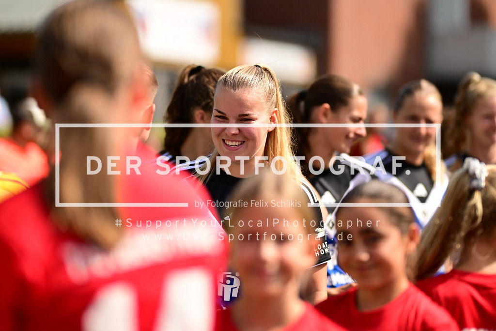 Fußball I Frauen I Saison 2025-2026 I Testspiel I Hamburger SV - SC Heerenveen I 06496 | Der Sportfotograf. - Realisiert mit Pictrs.com