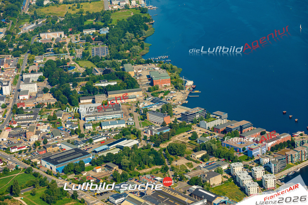 Luftaufnahme Schonenfahrerstraße Rostock - Die Luftaufnahme wurde 2025 vom UL-Flugzeug heraus erstellt ( ohne Drohne ) - Hochauflösende Luftaufnahme - für professionelle Ausdrucke geeignet. Die Geschenkidee !Mit Lizenz und Bildrechte bestellbar