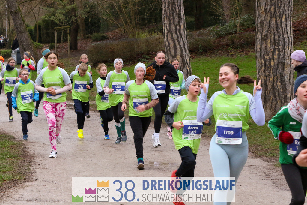1700m Stadtwerke Jugendlauf | 3 Koenigslauf 2024 1700m Stadtwerke Jugendlauf - Realisiert mit Pictrs.com