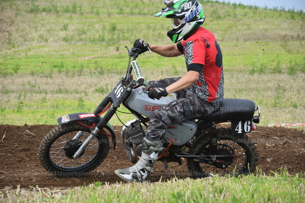 DSC_0876 | Sportfotografie , Motorsport, Motoross, Reitsport, Mointainbike, Enduro,
Landschaft , Outdoor, Eventfotografie, Landschaft, Bilder online bestellen - Realisiert mit Pictrs.com