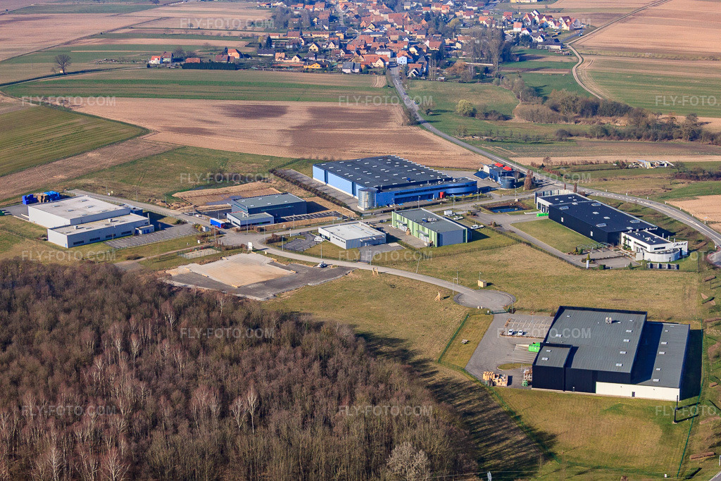 Aerial view: Parc Economique de la Sauer commercial area with comepack Sarl m UKAL TECH and Rothelec in Eschbach in the state Bas-Rhin, France. – Photo: IMG_62790.jpg taken on 03/09/2014 by Werner Riehm/FLY-FOTO.com – Resolution of the original: 4752 x 3168 px – Reusable Logistics | comepack GmbH – UKAL-TECH.FR/ – Radiateur à inertie - Chauffage électrique | Rothelec