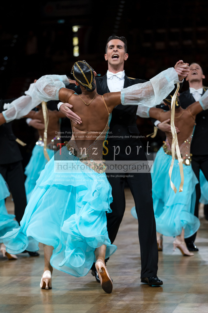 20241109_DM-Formationen_Vorrunde_2085 | Tanzsportbilder, Standardtanz, Lateintanz, WDSF, DTV, LTVB, dancecomp, goc, hessen tanzt, blaues band der spree, walzer, tango, wiener walzer, slowfox, quickstepp, samba, rumba, cha-cha-cha, paso doble. jive, hd-kroft photography, turniertanzsport