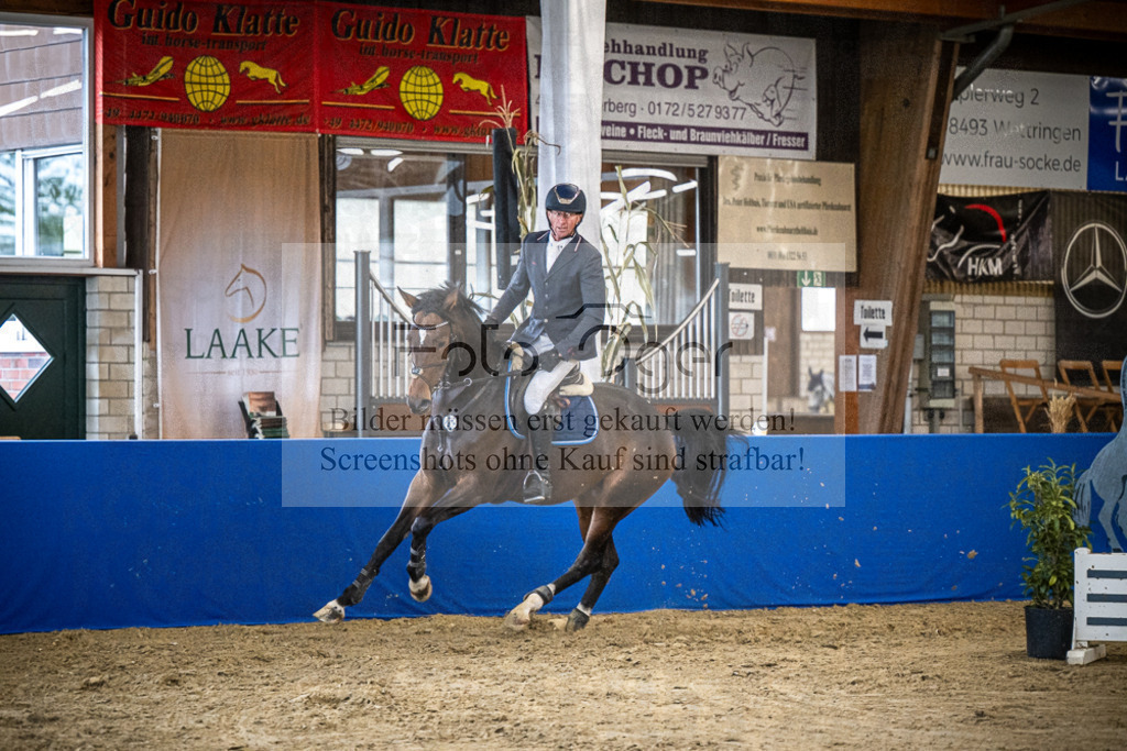 DOS_3014 | Entdecke hochwertige Reitturnierfotos von Foto Oger. Professionell, emotional und authentisch – jetzt Lieblingsmomente im Shop bestellen.Deutschlandweite Turnierfotografie. - Realisiert mit Pictrs.com