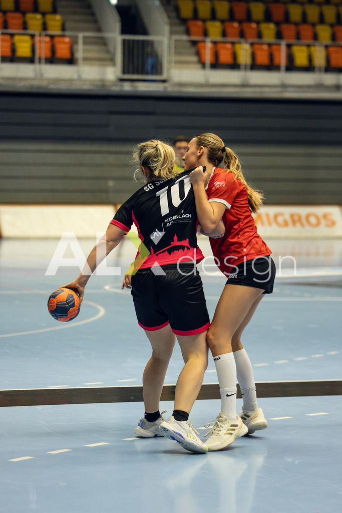 Handball I Frauen I Saison 2025-2026 I Frauen 2. Liga I 8. Spieltag I SG Schaffhausen - SG Red Dragons Uster I 23.11.2025 | Hochwertige Sportfotos kaufen & lizenzieren für Medien, Vereine, Agenturen & Sportler:innen. Entdecke professionelle Sportfotografie im Bildshop von Alexander Franzen. - Realisiert mit Pictrs.com