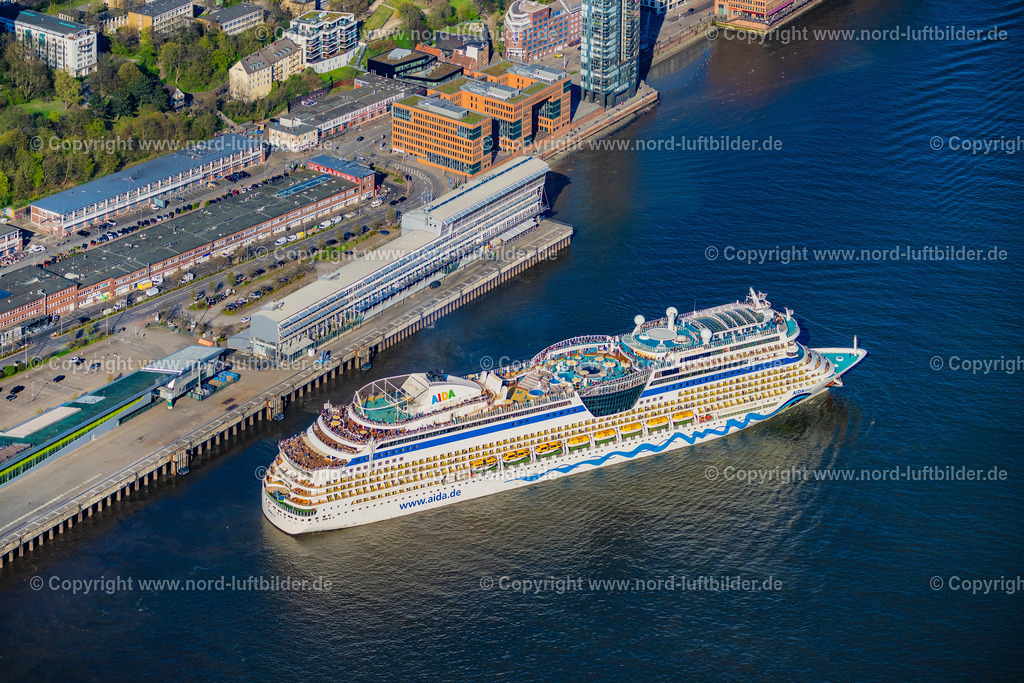 Hamburg_AIDA_Mar_Altona_Cruisecenter_ELS_3664060425 | HAMBURG 06.04.2025 Kreuzfahrt- Passagier- und Fahrgast- Schiff " AIDAmar " am Kai des Cruise Center in Hamburg, Deutschland. Weiterführende Informationen bei: AIDA Cruises - German Branch of Costa Crociere S.p.A.,  CGH Cruise Gate Hamburg GmbH. // The cruise passenger and passenger ship "AIDAmar" on the quay of the Cruise Center in Hamburg, Germany. Further information at: AIDA Cruises - German Branch of Costa Crociere S.p.A.,  CGH Cruise Gate Hamburg GmbH. Foto: Martin Elsen