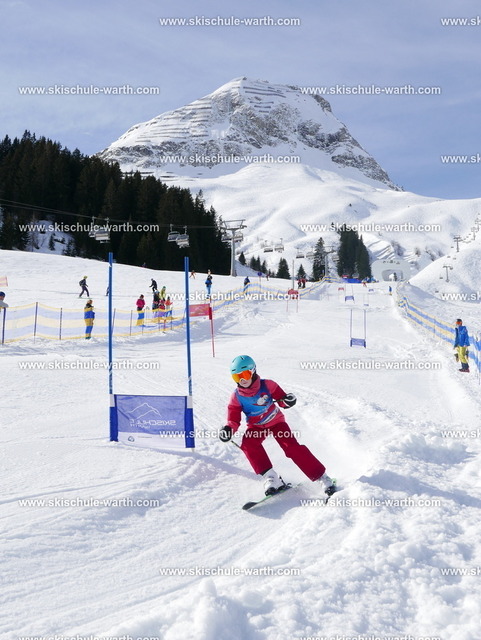 Manuel (6) | Photos von der Skischule Warth - Realisiert mit Pictrs.com
