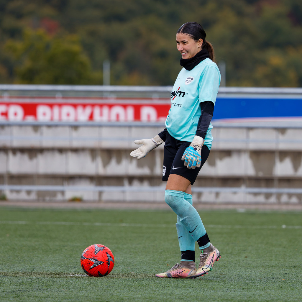 FCHHOH_251005_6451 | 1.FC Heidenheim 1846 II vs. SGM Hohenmemmingen/Sontheim, Fußball, Frauen, Bezirksliga, 2025/2026, 4. Spieltag, 05.10.2025 in Heidenheim, Kunstrasen b. Voith-Arena West(Foto: Michael Bulling) - Realisiert mit Pictrs.com