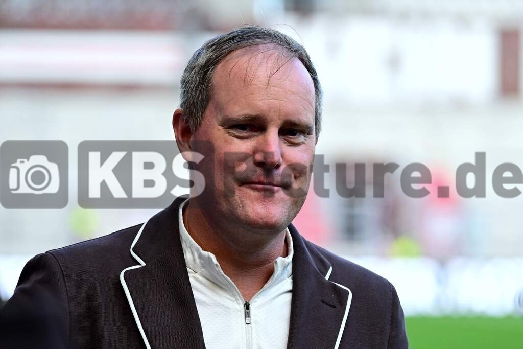 KBS Picture_FCStPauli-AtalantaBergamo_Test_006 | Goettlich Oke Praesident (St.Pauli) ,Sportplatz :  Millerntor Stadion, - Realisiert mit Pictrs.com