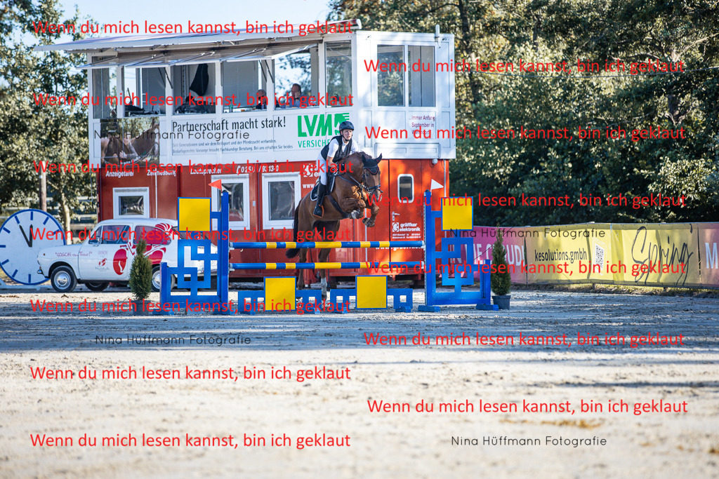 BK1A6071 | Turnierbilder Turnierfotos Nina Hüffmann Turnierfotografie Pferdefotografie Tierzeichnung Haustierzeichnung Pferdezeichnung Hundezeichnung Videograf  - Realisiert mit Pictrs.com