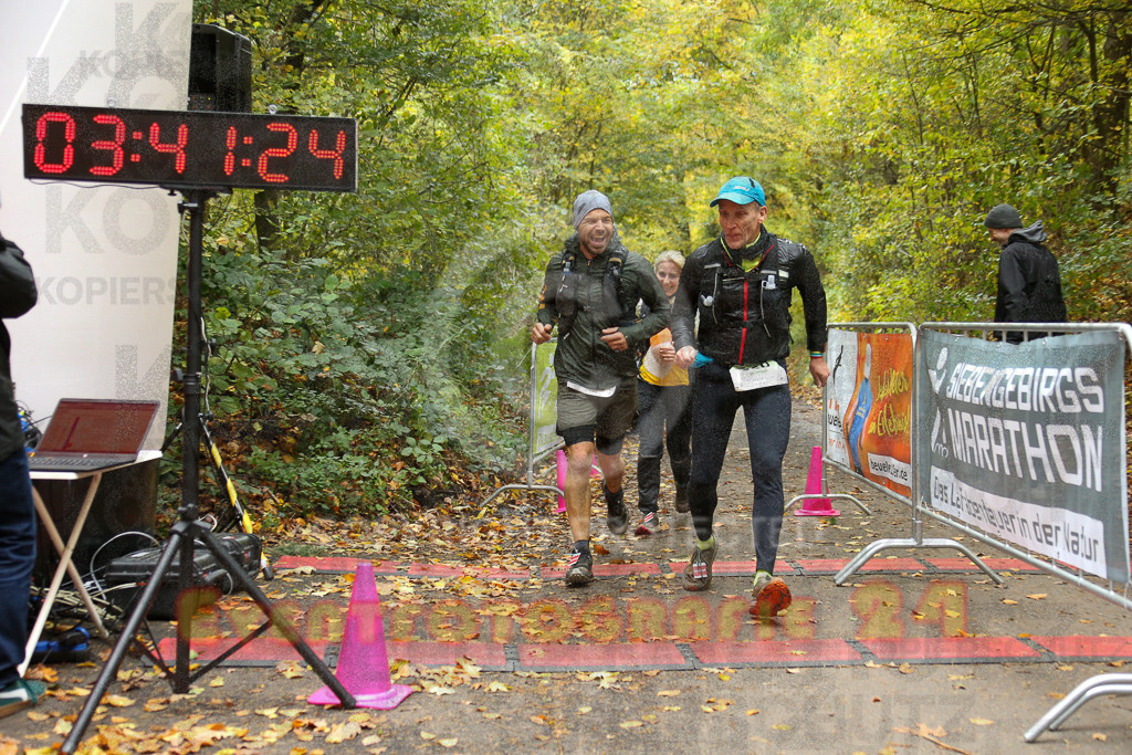 251026_1343_EX1_3911 | Sportfotografie im Rhein-Sieg Kreis, Köln, Bonn, NRW, Rheinland Pfalz, Hessen, etc. Unser Tätigkeitsfeld umfasst den Laufsport vom Volkslauf über den Marathon, Duathlon, Triathon bis zum Ultralauf wie Kölnpfad Ultra oder Schindertrail.