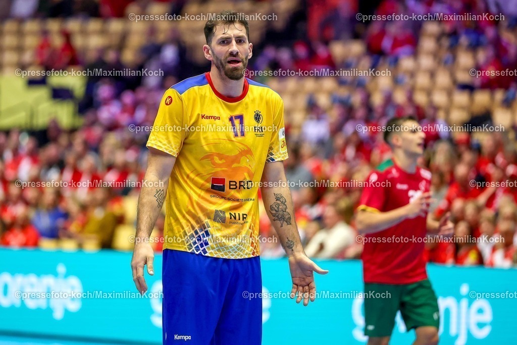 EHF16012601102 | 16.01.2026, Handball, Men's EHF EURO 2026, Portugal - Rumänien, Jyske Bank Boxen in Herning, Dänemark, Preliminary Round:  Dan-Emil Racotea (Romania #17) enttäuscht Enttäuschung 