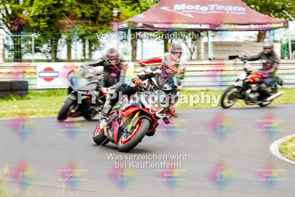 MotoTeamVBK-20780 | Hier findet Ihr Bilder von Touristenfahrten auf der Nürburgring Nordschleife oder von anderen Veranstaltungen die ich besucht habe. Viel Spass beim Durch Schauen 
