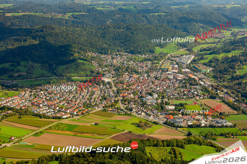 Luftaufnahme der Stadt Sulzbach an der Murr - Die Luftaufnahme wurde 2025 vom UL-Flugzeug heraus erstellt ( keine Drohne ) - Hochauflösende Luftaufnahme - für professionelle Ausdrucke geeignet. Die Geschenkidee !Mit Lizenz und Bildrechte bestellbar
