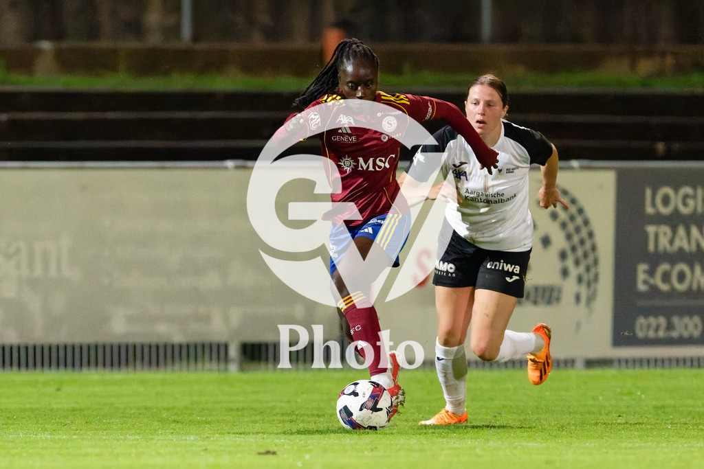 DZ9_4961_c | Switzerland: AXA Womens Super League 2025/26, Servette FC Chenois Feminin vs FC Aarau Frauen - Stade des Trois-Chene, Chene-Bourge: Benedicte Simon (78 Servette FC Chenois Feminin) goes forward (action) 
