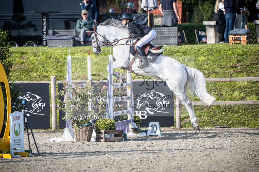 DOS_5307 | Entdecke hochwertige Reitturnierfotos von Foto Oger. Professionell, emotional und authentisch – jetzt Lieblingsmomente im Shop bestellen.Deutschlandweite Turnierfotografie. - Realisiert mit Pictrs.com