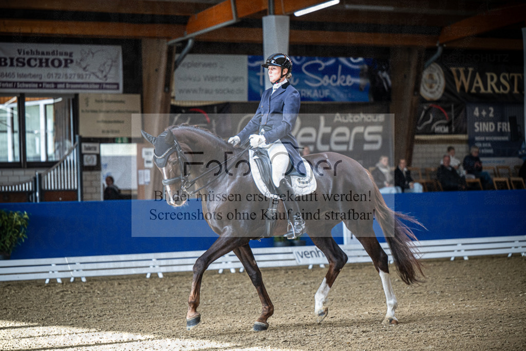 DOS_2815 | Entdecke hochwertige Reitturnierfotos von Foto Oger. Professionell, emotional und authentisch – jetzt Lieblingsmomente im Shop bestellen.Deutschlandweite Turnierfotografie. - Realisiert mit Pictrs.com