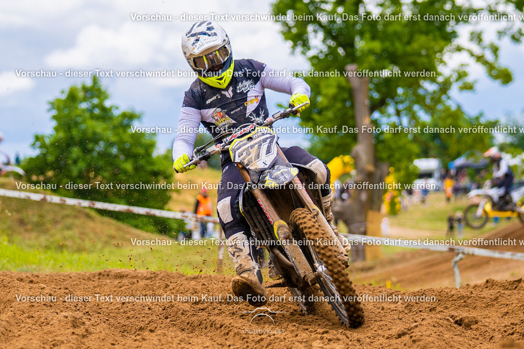 20260607_MSCParmen-0287 | Sportfotografin aus Berlin-Brandenburg mit Fokus auf Motocross. Ich halte deine sportliche Leistung und echte Emotionen auf und neben der Strecke professionell fest. Entdecke die Fotos von deinem Rennen und bestelle sie direkt hier im Shop.