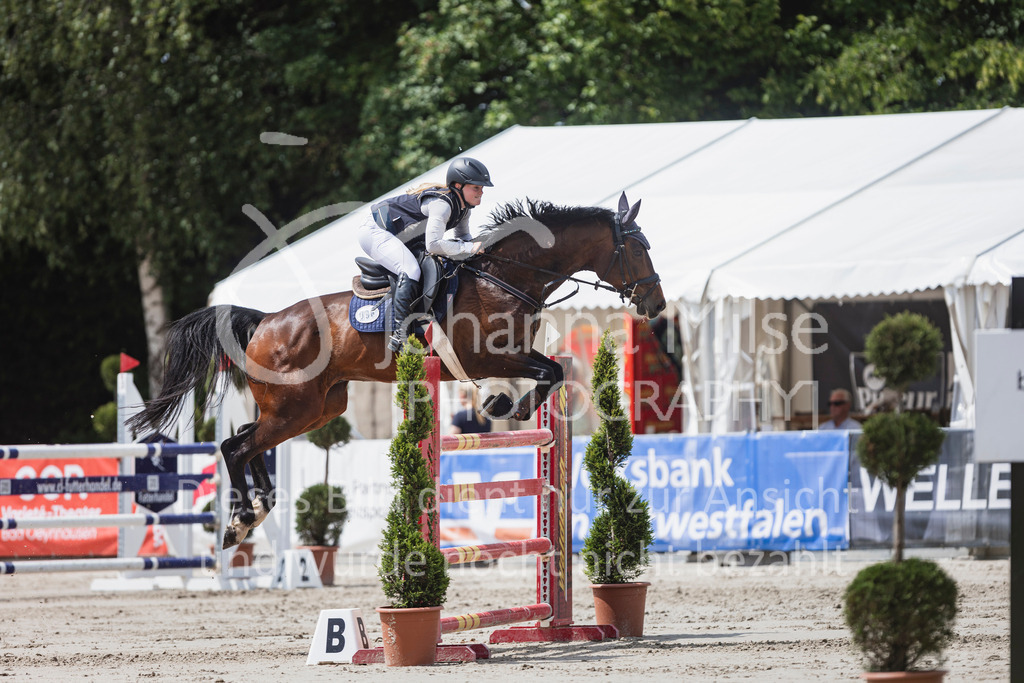 250531_MayDays_M2-SpringenmstAnf-802 | Deine schönsten Turniermomente als professionelle Fotos! Entdecke hochwertige Pferdesport-Fotografie im Online-Shop. Jetzt Fotos finden & bestellen!