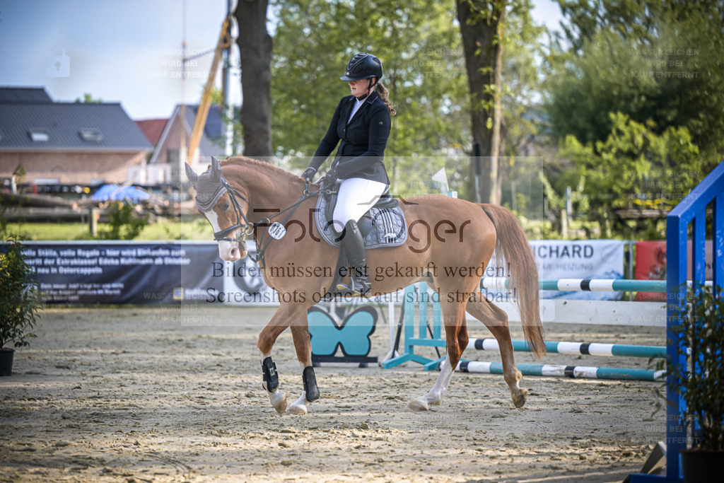 DOS_4100 | Entdecke hochwertige Reitturnierfotos von Foto Oger. Professionell, emotional und authentisch – jetzt Lieblingsmomente im Shop bestellen. - Realisiert mit Pictrs.com