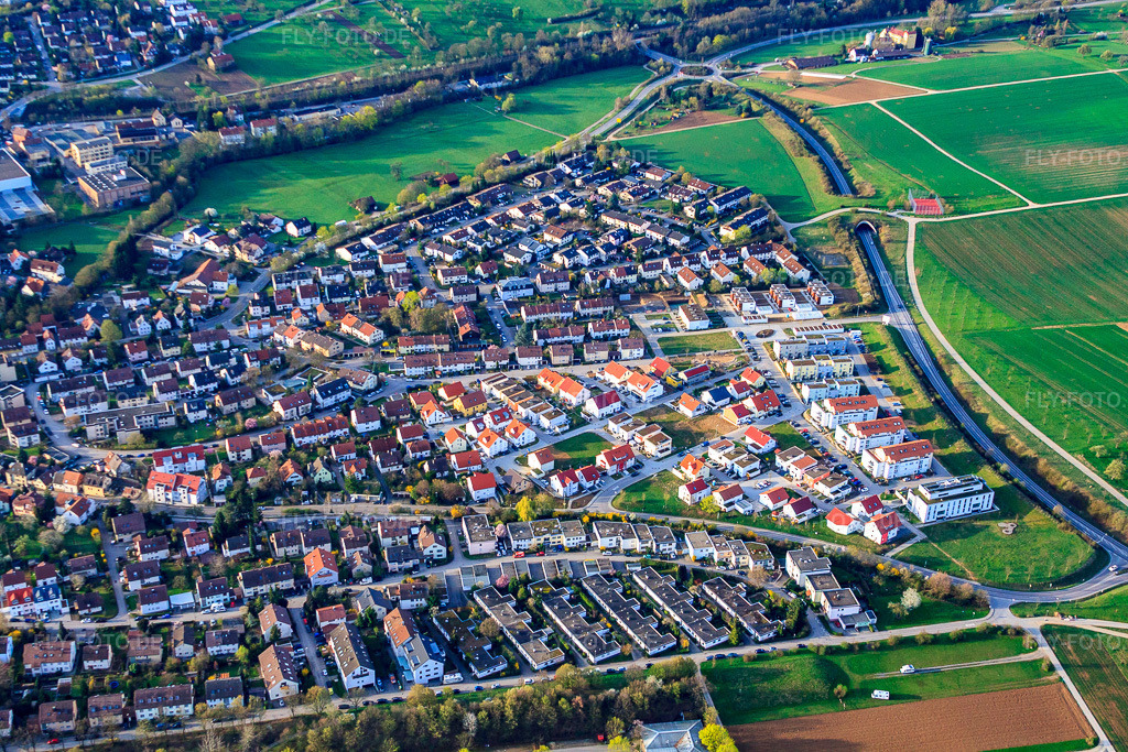 Luftbild: Dietrich-Bonhoeffer-Straße in Ditzingen im Bundesland Baden-Württemberg in Deutschland. – Foto: IMG_38995.jpg vom 03.04.2011 durch Werner Riehm/FLY-FOTO.de – Auflösung des Originals: 4752 x 3168 px