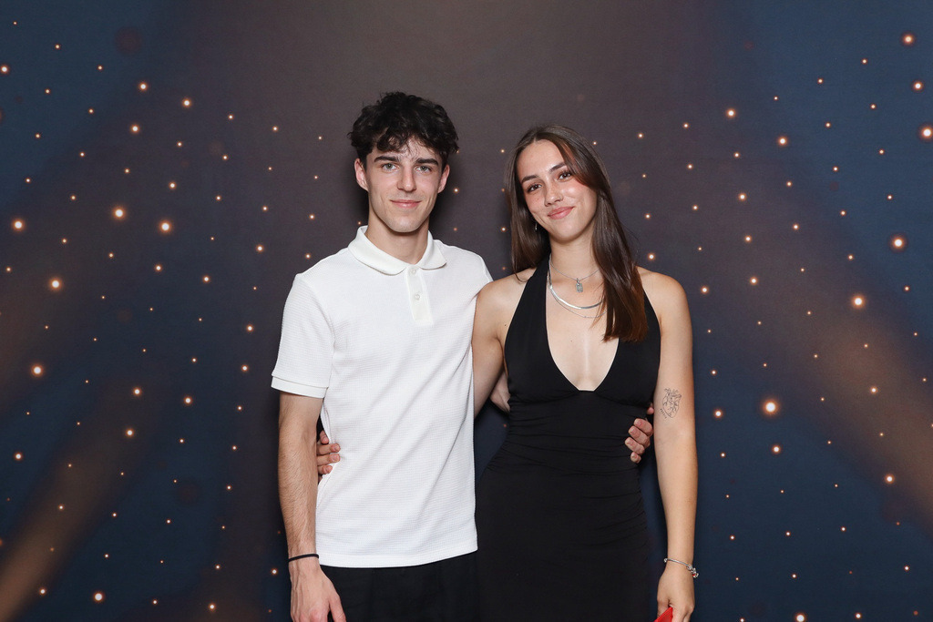 ZD260628112736-52 | Fotoshop von zweidimensional Fotografie. Ihr Fotograf im Aargau. Abzüge von Ihrem Fotobox Event bestellen.Abzüge von Ihrem Hochzeit bestellen.Abzüge von Ihrem Schulfotograf bestellen.