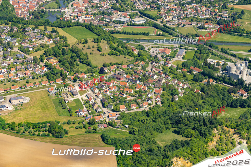Die Luftaufnahme Stadelhof - Harburg wurde 2022 vom Flugzeug aus (keine Drohne) erstellt. Hohe Auflösung -für große Poster und Wandbilder geeignet - Garantiert!