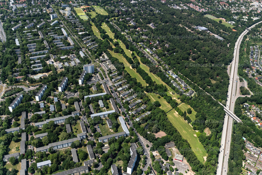 4029051 | Golfclub, Kitzingen BREMEN 01.06.2020 Stadtrand und Außenbezirks- Wohngebiete entlang der August-Bebel-Allee in Bremen, Deutschland. // Outskirts residential along the August-Bebel-Allee in Bremen, Germany. Foto: Gerhard Launer