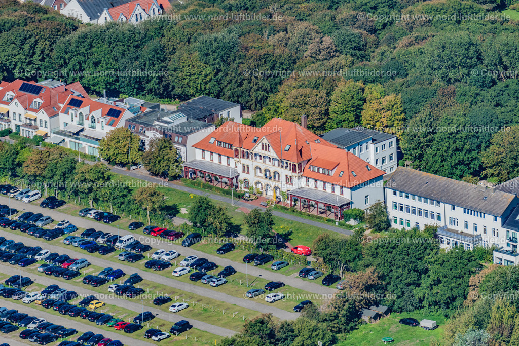 Norderney_Mich_ELS_Hotel_Haus_Wilhelmaugusta_Els_6564050923 | NORDERNEY 05.09.2023 Gebäudekomplex der Ferienanlage " Haus Wilhelm-Augusta " in Norderney im Bundesland Niedersachsen, Deutschland. // Building complex of the holiday resort "Haus Wilhelm-Augusta" in Norderney in the state Lower Saxony, German. Foto: Martin Elsen