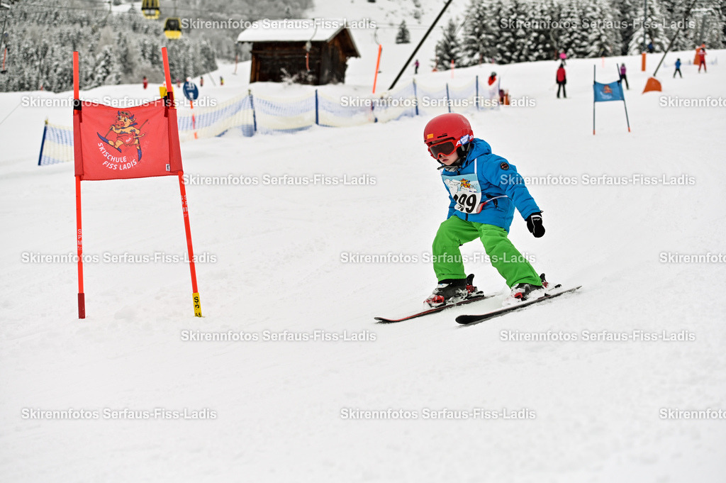 SRF_20.02.2026_0381 | Skirennfotos,Serfaus,Fiss,Ladis,Kinderskirennen,Winter,Tirol,Oberland,skirace,SFL,feelfree,weil wir's genießen,ski,Ski,skifahren,Sonnenplateau, - Realisiert mit Pictrs.com