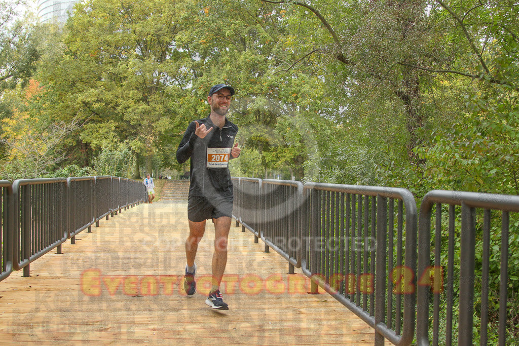 231015_1044_EV4_1693 | Sportfotografie im Rhein-Sieg Kreis, Köln, Bonn, NRW, Rheinland Pfalz, Hessen, etc. Unser Tätigkeitsfeld umfasst den Laufsport vom Volkslauf über den Marathon, Duathlon, Triathon bis zum Ultralauf wie Kölnpfad Ultra oder Schindertrail.