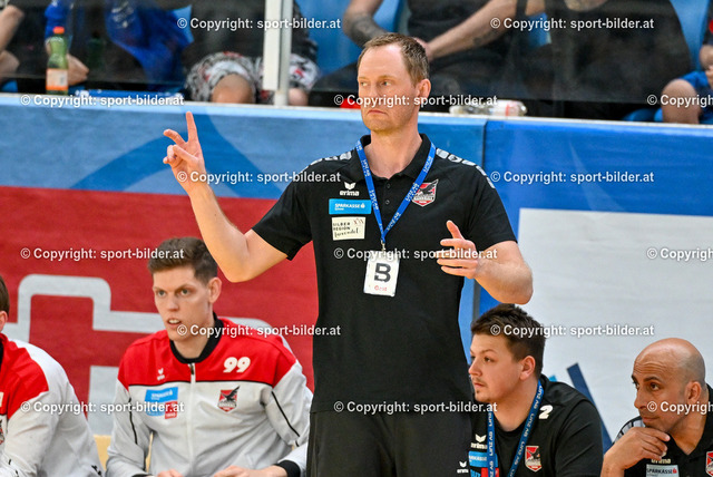 AUT, HLA, HC Linz AG vs Schwaz Handball Tirol | 30.04.2024, Sporthauptschule Linz-Kleinmuenchen, AUT, HLA, HC Linz AG vs Schwaz Handball Tirol, im Bild Christoph Jauernik, Head Coach Schwaz Handball Tirol (Tirol)


// HLA, Handball Liga Austria Match between HC Linz AG vs Schwaz Handball Tirol in Linz, Austria on 2024/04/30