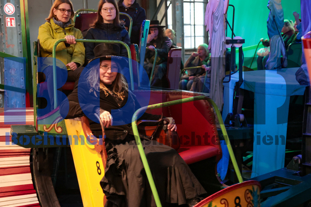 Historischer Jahrmarkt in der Jahrhunderthalle - Steampunk {date} -  | {headline}



(Foto: Sebastian Sendlak / BOND)

 - Realisiert mit Pictrs.com