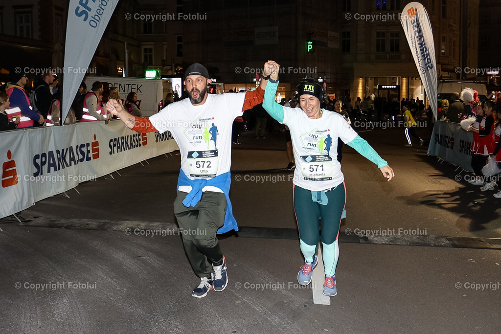 A-BINDER_20220922_0093 | LINZ,  AUSTRIA,22.Sept. 2022 - Night Run, Image shows Night Run.
Photo: Sportmediapics.com/ Manfred Binder