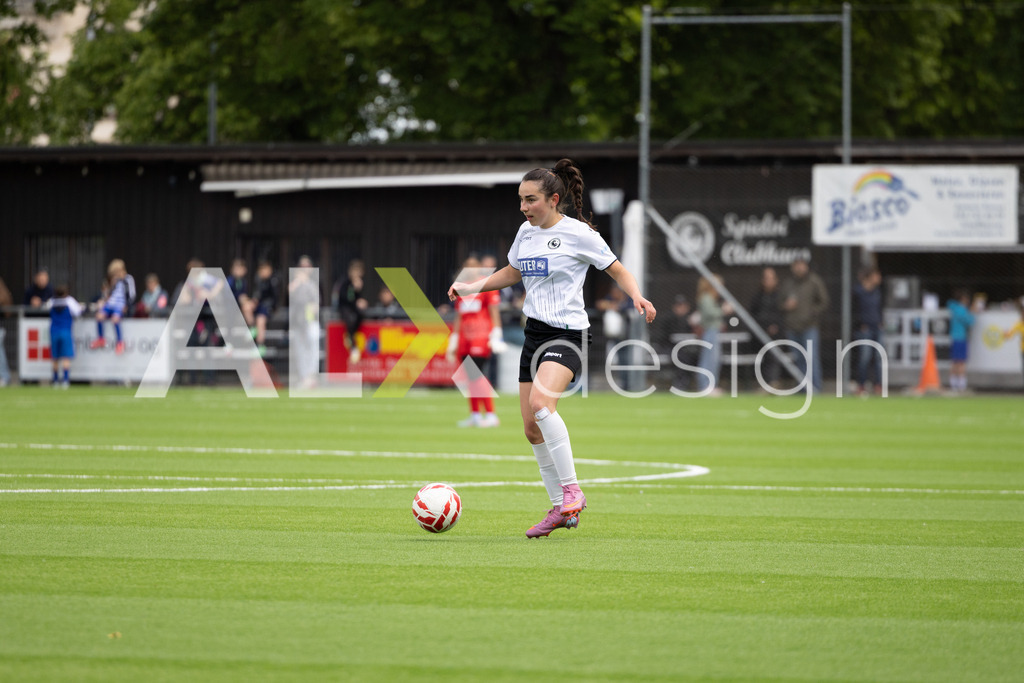 Fußball I Frauen I Saison 2025-2026 I Frauen 3. Liga | FVRZ Gruppe 2 | 18. Spieltag I Spielvereinigung Schaffhausen Damen 1 - Team Furttal Zürich I 17.05.2026 | Hochwertige Sportfotos kaufen & lizenzieren für Medien, Vereine, Agenturen & Sportler:innen. Entdecke professionelle Sportfotografie im Bildshop von Alexander Franzen. - Realisiert mit Pictrs.com