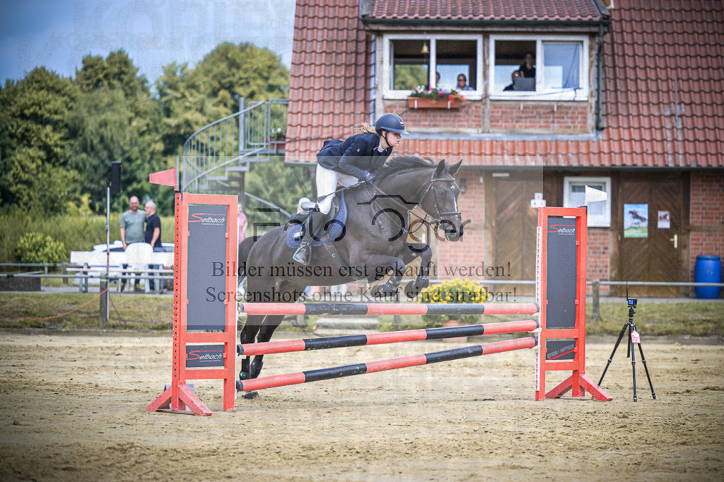 DOS_6786 | Entdecke hochwertige Reitturnierfotos von Foto Oger. Professionell, emotional und authentisch – jetzt Lieblingsmomente im Shop bestellen.Deutschlandweite Turnierfotografie. - Realisiert mit Pictrs.com