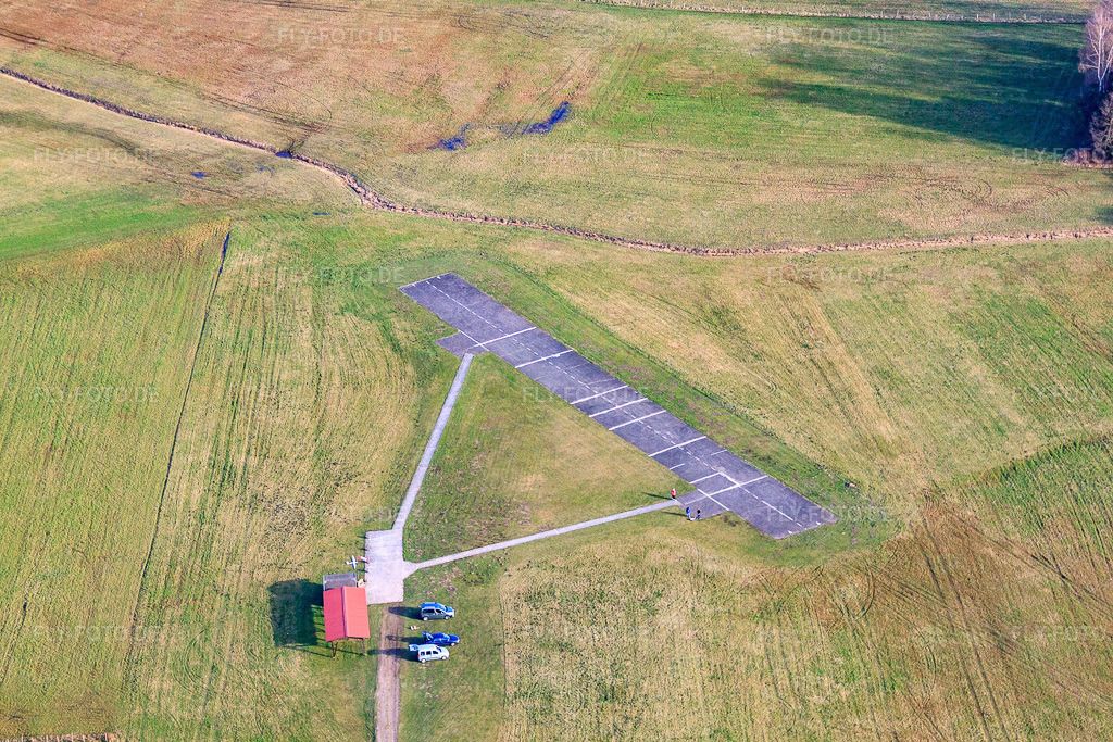 Luftbild: Modellflugplatz Saint Exupery in Mertzwiller im Bundesland Bas-Rhin in Frankreich. – Foto: IMG_38692.jpg vom 20.03.2011 durch Werner Riehm/FLY-FOTO.de – Auflösung des Originals: 4752 x 3168 px – Mertzwiller Saint Exupery - FR6032 - Model Airfields