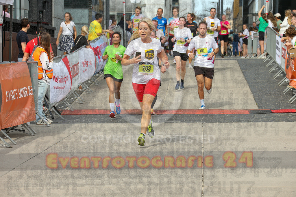 250920_1329_EX1_4946 | Sportfotografie im Rhein-Sieg Kreis, Köln, Bonn, NRW, Rheinland Pfalz, Hessen, etc. Unser Tätigkeitsfeld umfasst den Laufsport vom Volkslauf über den Marathon, Duathlon, Triathon bis zum Ultralauf wie Kölnpfad Ultra oder Schindertrail.