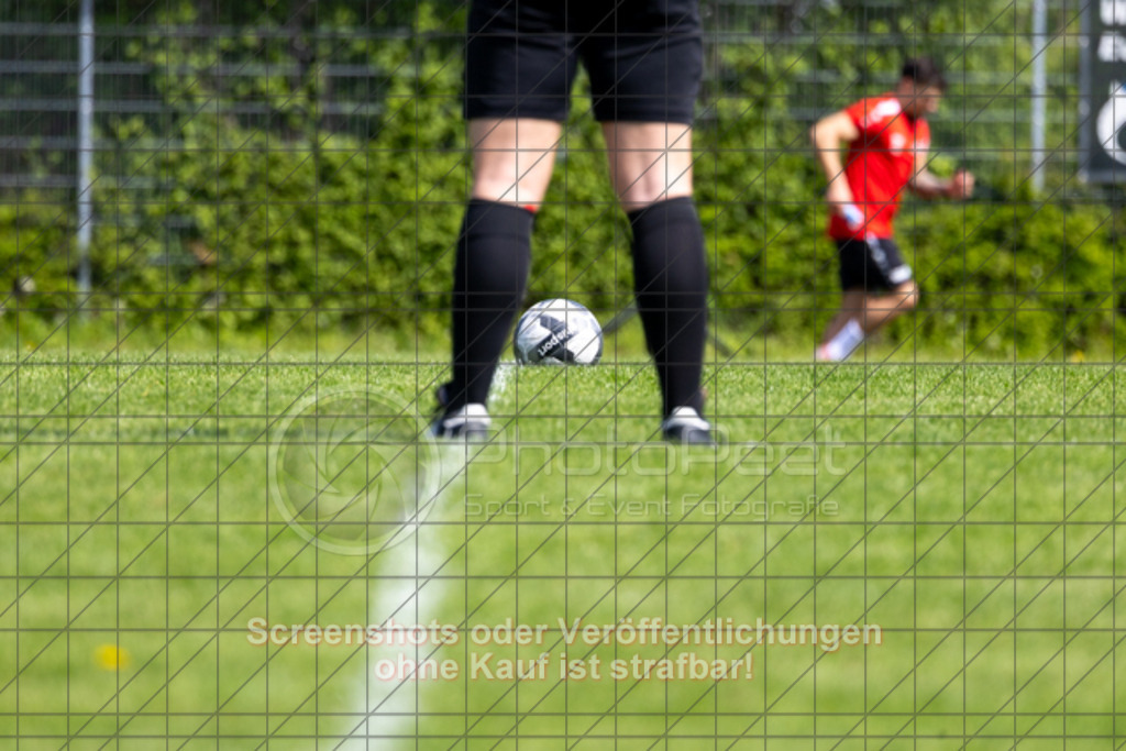 20250427_150056_0065 | #,TSV Bad Boll (rot) vs. SV Waldhausen (gelb), Fussball, Landesliga 2 - wfv, 24. Spieltag, Saison 2024/2025, Rasenplatz, Erlengarten 37, 73087 Bad Boll, 27.04.2025 - 15:00 Uhr,Foto: PhotoPeet-Sportfotografie/Peter Harich