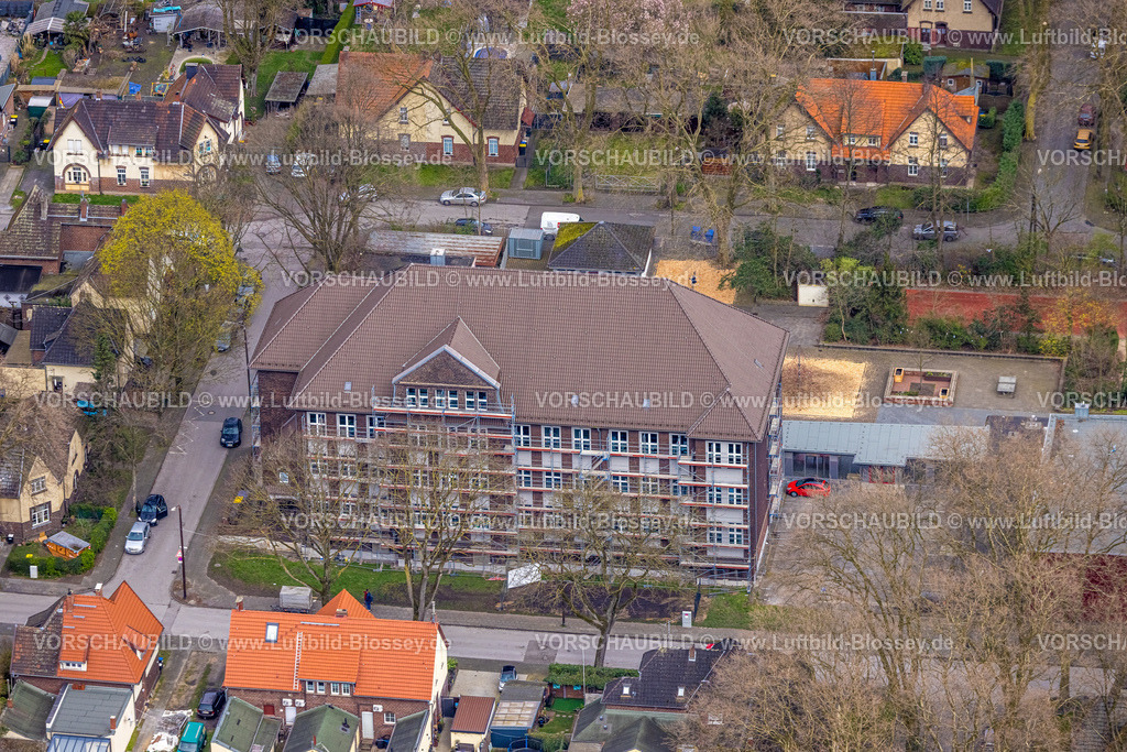 Duisburg230301484Nord | Luftbild, Fassadensanierung, städt. kath. Grundschule am Bergmannsplatz, Neumühl, Duisburg, Ruhrgebiet, Nordrhein-Westfalen, Deutschland