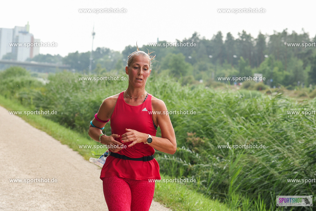LUR_1611 | 34. M-net Erlanger Triathlon 2025 #erlangertriathlon  #mnettriathlon2025 #mnettriathlon #team #olympischedistanz #mitteldistanz #triathlon #maindonaukanal  #erlangertriathlon2025 #yourpictrs #tv1848 #tv1848erlangen  #triathlonbayern #sportinerlangen #demsportverbunden #sportshot_your_pictrs Copyright: www.sportshot.de