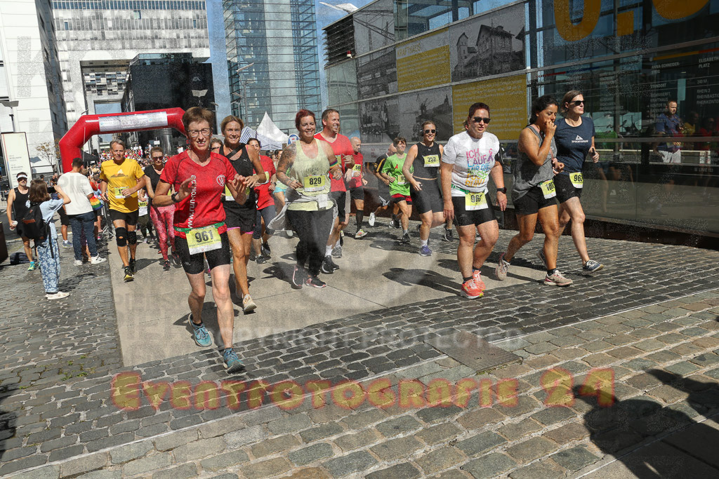 230916_1300_EX1_1950 | Sportfotografie im Rhein-Sieg Kreis, Köln, Bonn, NRW, Rheinland Pfalz, Hessen, etc. Unser Tätigkeitsfeld umfasst den Laufsport vom Volkslauf über den Marathon, Duathlon, Triathon bis zum Ultralauf wie Kölnpfad Ultra oder Schindertrail.