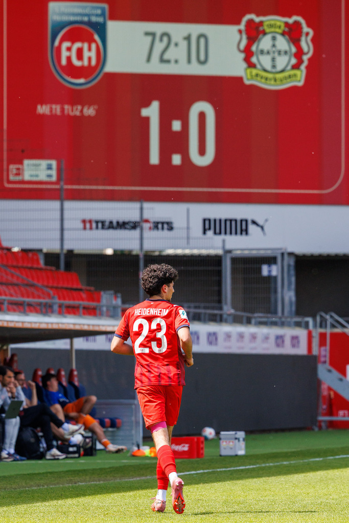 20260503-U19_FCH-LEV_114 | 1.FC Heidenheim 1846 vs. Bayer 04 Leverkusen, Fußball, U19, A-Junioren, NWL, U19-DFB-Nachwuchsliga, 2025/2026, Achtelfinale, 03.05.2026 in Heidenheim, Voith Arena(Foto: Michael Bulling) - Realisiert mit Pictrs.com