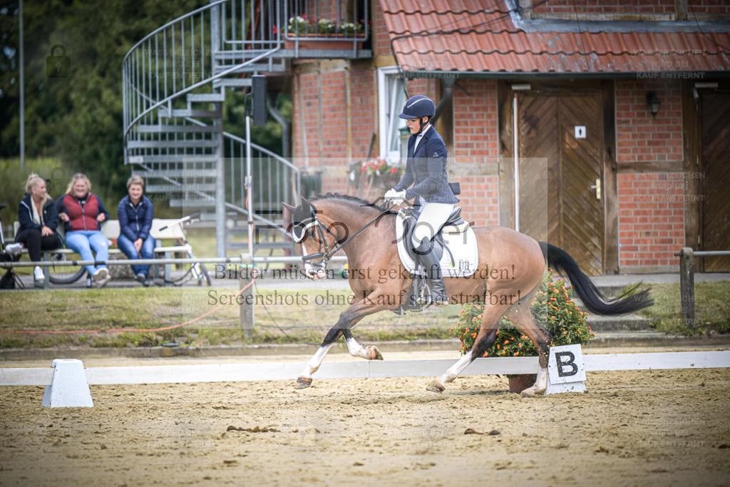 DOS_9816 | Entdecke hochwertige Reitturnierfotos von Foto Oger. Professionell, emotional und authentisch – jetzt Lieblingsmomente im Shop bestellen. - Realisiert mit Pictrs.com