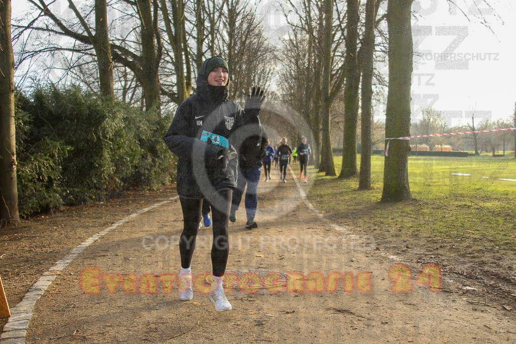 241231_1023_EV4_4123 | Sportfotografie im Rhein-Sieg Kreis, Köln, Bonn, NRW, Rheinland Pfalz, Hessen, etc. Unser Tätigkeitsfeld umfasst den Laufsport vom Volkslauf über den Marathon, Duathlon, Triathon bis zum Ultralauf wie Kölnpfad Ultra oder Schindertrail.