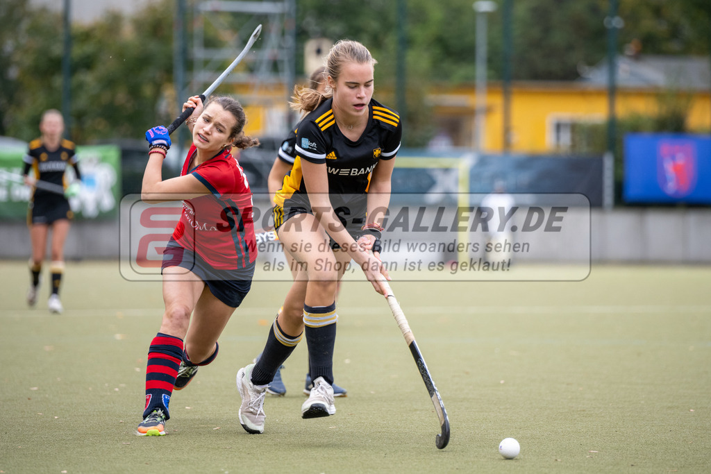 SFE_20231022_0109 | Deutsche Meisterschaft Weibliche U16 Finale Berliner HC - Harvestehuder THC am 22.10.2023 in Köln (Düsseldorfer Hockeyclub 1905 e.V.), Photo: Stephan Fehrmann 2023 (Sports-Gallery)
