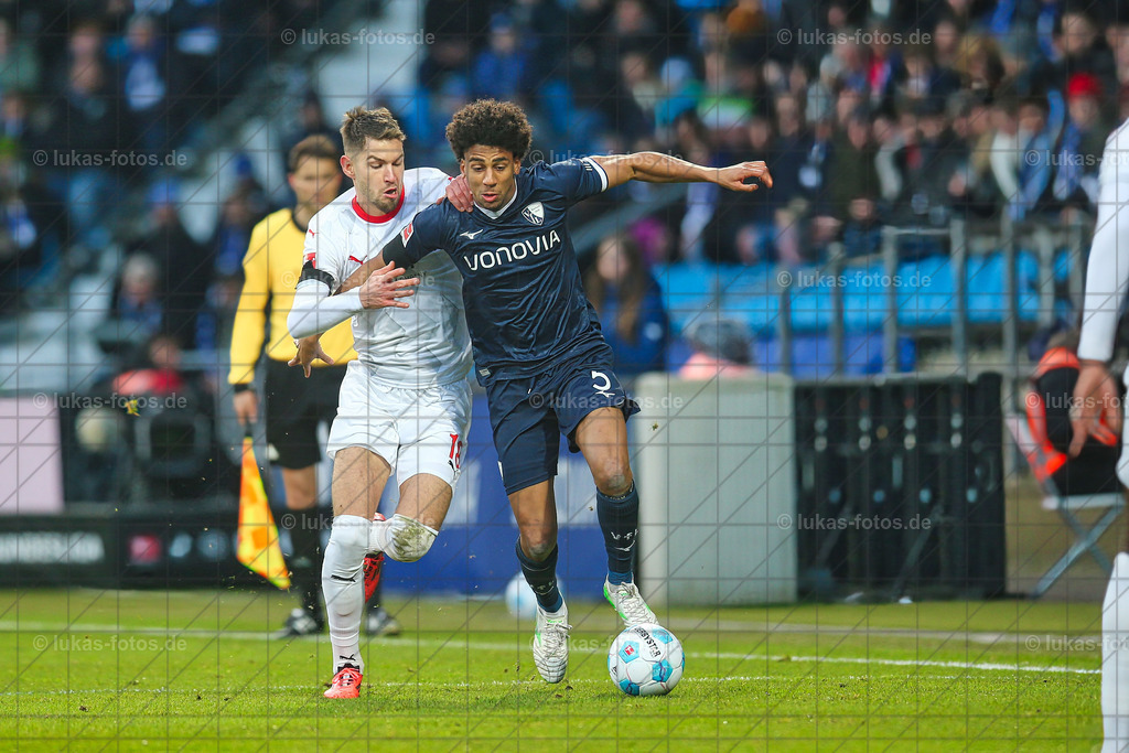 22. Dezember 2024 | VfL Bochum – FC Heidenheim | Bernardo am Ball. Zum Jahresabschluss gelang dem VfL Bochum der erste Saisonsieg. Das Duell mit Heidenheim wurde 2:0 gewonnen - Realisiert mit Pictrs.com